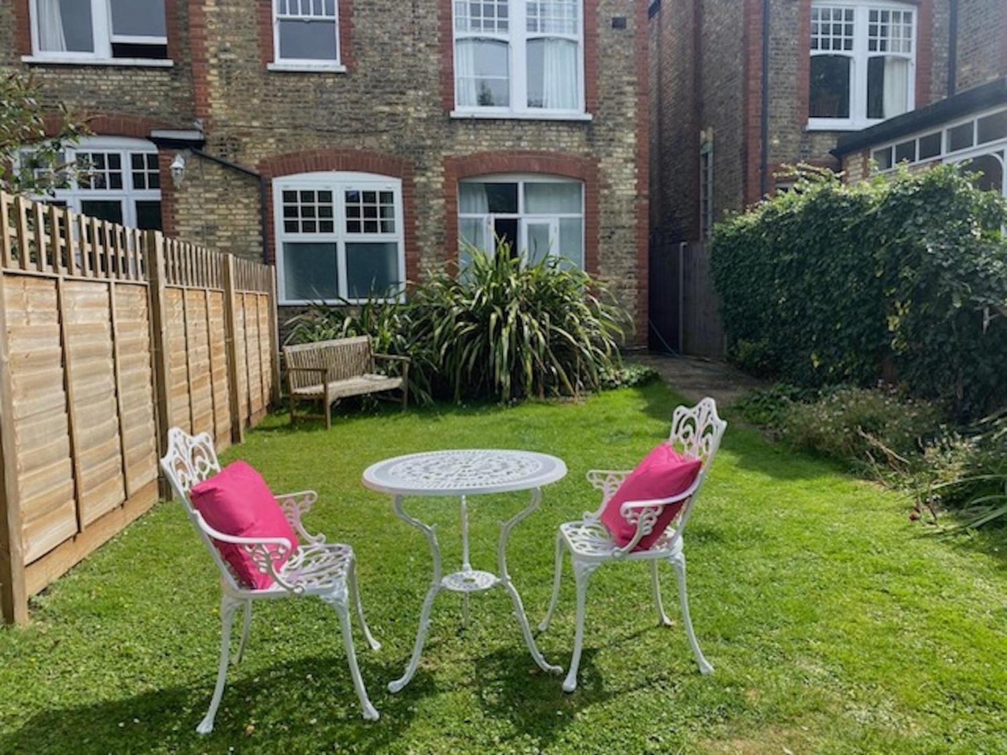 Beautiful One Bed Garden Flat In Muswell Hill Londra